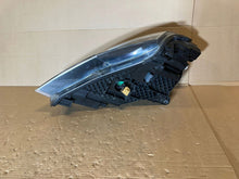 Laden Sie das Bild in den Galerie-Viewer, Frontscheinwerfer Skoda Superb III 3V1941015B LED Links Scheinwerfer Headlight SCH9427107607qr