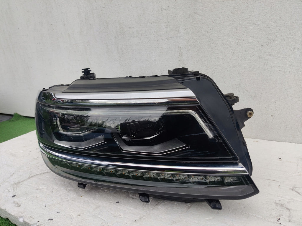 Frontscheinwerfer VW Tiguan 5NB941082A 030110123600 LED Rechts Headlight