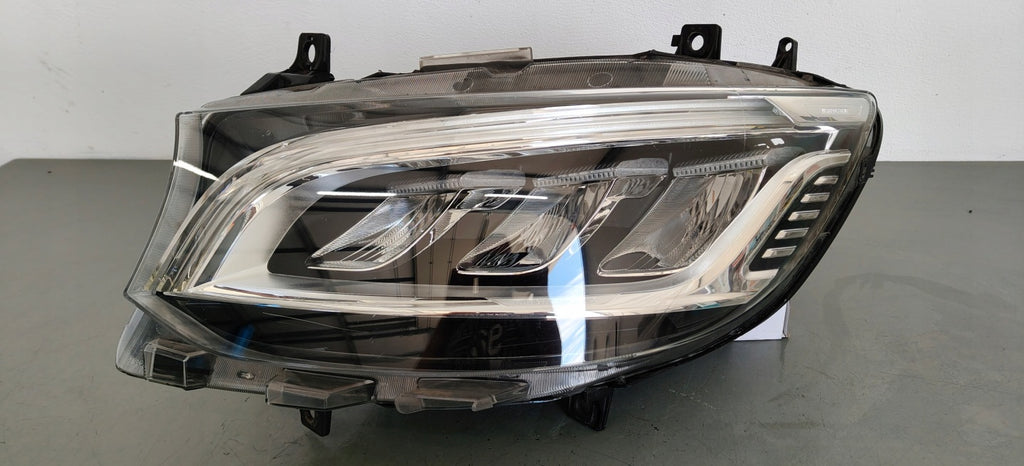 Frontscheinwerfer Mercedes-Benz Sprinter A9109068100 Links Headlight SCH8587698142cs