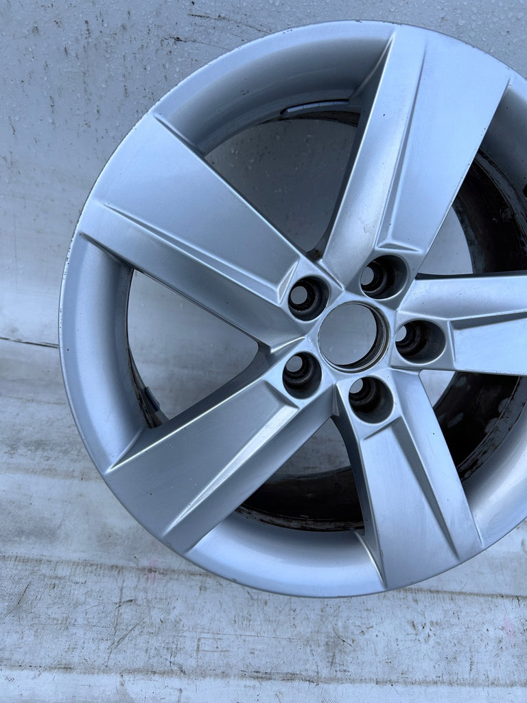 1x Alufelge 16 Zoll 7.0" 5x100 46ET 6V0601025B Skoda Fabia Rapid Rim Wheel