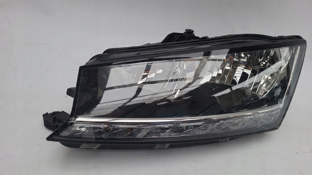 Frontscheinwerfer Skoda Fabia III 6V1941015D Links Scheinwerfer Headlight