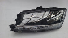 Load image into Gallery viewer, Frontscheinwerfer Skoda Fabia III 6V1941015D Links Scheinwerfer Headlight