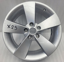 Laden Sie das Bild in den Galerie-Viewer, 1x Alufelge 17 Zoll 7.0&quot; 5x112 45ET Glanz 57A601025F Skoda Karoq Rim Wheel
