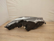 Load image into Gallery viewer, Frontscheinwerfer Toyota Yaris LED Rechts Scheinwerfer Headlight