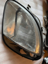 Laden Sie das Bild in den Galerie-Viewer, Frontscheinwerfer Mercedes-Benz Slk R170 A1708202361 0301097211 Links Headlight SCH7035412642gp