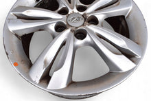 Laden Sie das Bild in den Galerie-Viewer, 1x Alufelge 17 Zoll 6.5" 5x114.3 48ET Glanz Silber 52910-2Y400 Hyundai Ix35 FEL8149202365qf