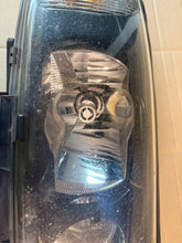 Load image into Gallery viewer, Frontscheinwerfer Volvo V70 S60 30655906 Rechts Scheinwerfer Headlight SCH7153375949qi