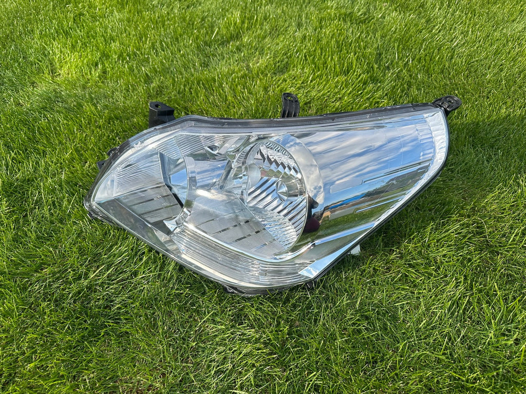 Frontscheinwerfer Toyota Corolla Verso 81070-0F101-00 Xenon Links Headlight SCH9121975516mv