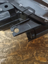 Laden Sie das Bild in den Galerie-Viewer, Frontscheinwerfer Toyota Yaris Cross LED Links Scheinwerfer Headlight SCH1692535149zr