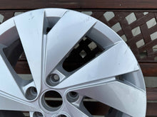 Load image into Gallery viewer, 1x Alufelge 17 Zoll 6.5" 5x112 46ET Glanz Silber 5H0601025B VW Golf Viii FEL4373496784tv