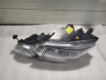 Laden Sie das Bild in den Galerie-Viewer, Frontscheinwerfer Skoda Yeti 5L1941015B Xenon Links Scheinwerfer Headlight SCH9710724348jl