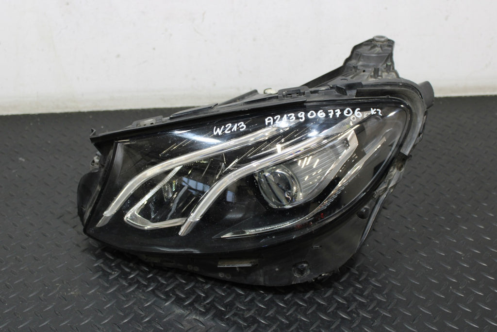 Frontscheinwerfer Mercedes-Benz W213 A2139067806 LED Rechts oder Links SCH8990701299og