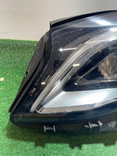 Laden Sie das Bild in den Galerie-Viewer, Frontscheinwerfer Mercedes-Benz Gla A1569066900 LED Links Scheinwerfer Headlight SCH2644554485zi