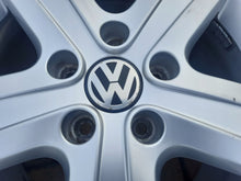 Laden Sie das Bild in den Galerie-Viewer, 1x Alufelge 17 Zoll 7.0&quot; 5x120 55ET 7H0601025H VW Tiguan Rim Wheel