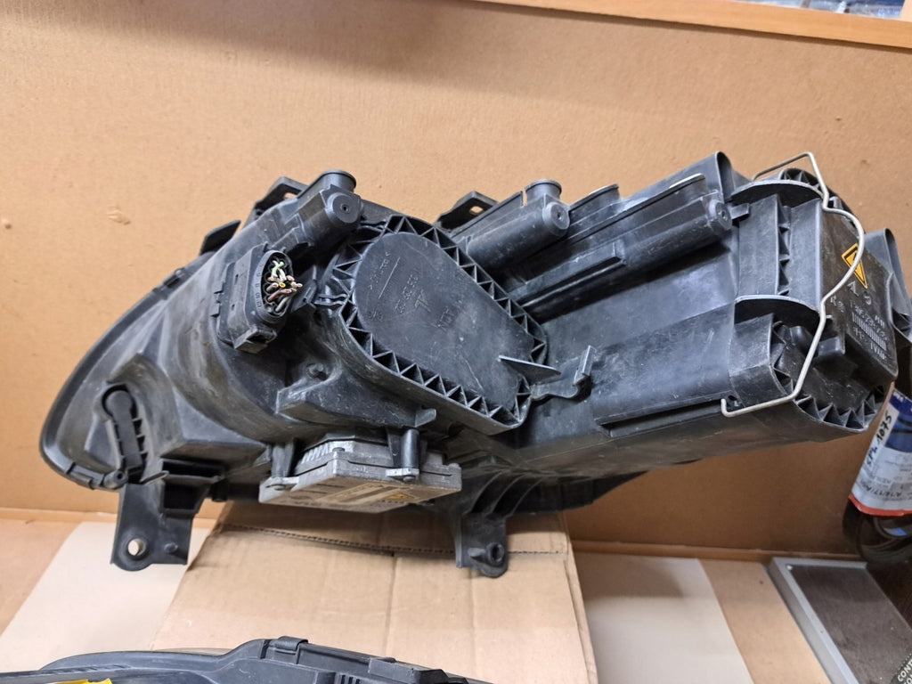 Frontscheinwerfer VW Touran 1T0941032F Xenon Ein Stück (Rechts oder Links) SCH9432534880vz