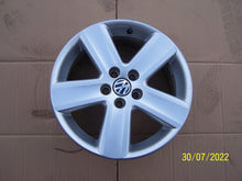 Laden Sie das Bild in den Galerie-Viewer, 1x Alufelge 16 Zoll 6.5&quot; 5x100 43ET Silber VW Polo Rim Wheel