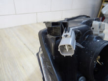 Load image into Gallery viewer, Frontscheinwerfer Toyota Verso 81110-0F181-00 Xenon Rechts Headlight SCH6190285987bp