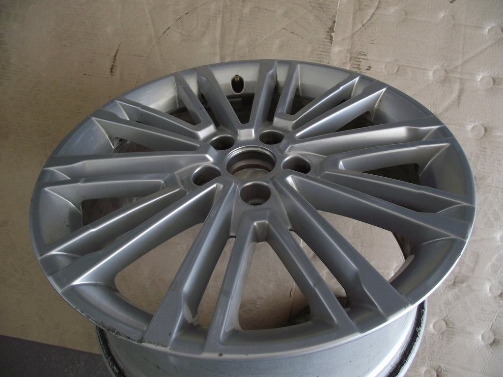 1x Alufelge 18 Zoll 7.5" 5x112 51ET Glanz Silber 8V0601025DR Audi A3 Rim Wheel