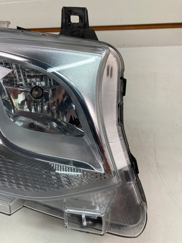 Frontscheinwerfer Mercedes-Benz Sprinter A9109060100 Rechts Headlight