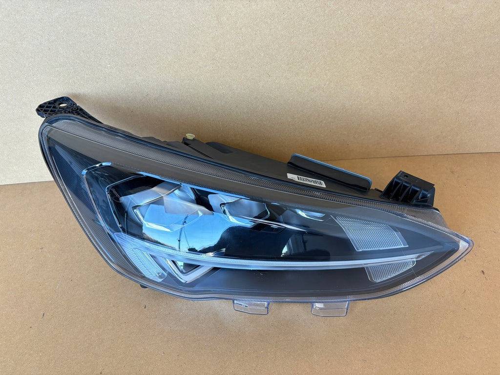 Frontscheinwerfer Ford Focus MX7B-13E014-ED MX7B-13E014 Rechts Headlight SCH7867065244wj