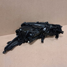 Laden Sie das Bild in den Galerie-Viewer, Frontscheinwerfer Toyota Corolla 8111002T51 LED Rechts Scheinwerfer Headlight