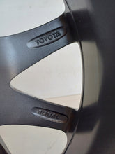 Laden Sie das Bild in den Galerie-Viewer, 1x Alufelge 16 Zoll 6.0&quot; 4x100 51ET Glanz Silber PZ406B067 Toyota Yaris