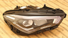 Laden Sie das Bild in den Galerie-Viewer, Frontscheinwerfer Mercedes-Benz Cla A1189068400 LED Rechts Headlight SCH4944113114yt