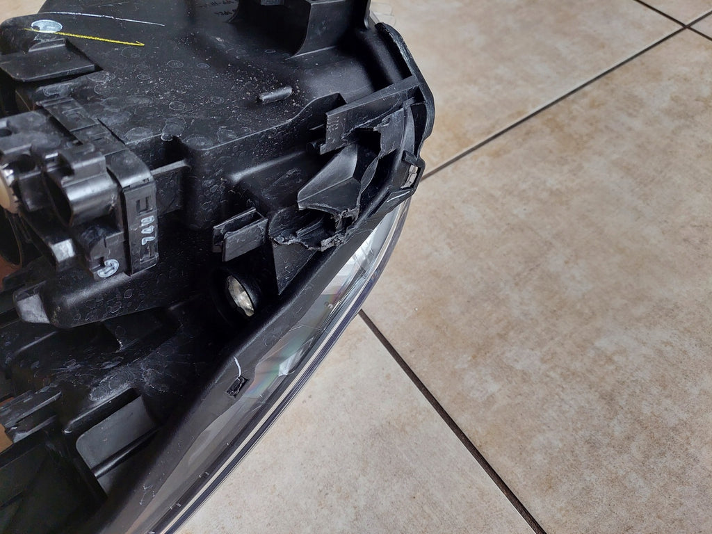 Frontscheinwerfer Mazda III DB5J-51040-1 Ein Stück (Rechts oder Links) Headlight