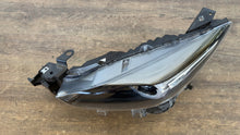 Laden Sie das Bild in den Galerie-Viewer, Frontscheinwerfer Mazda Bm B63C-51040 Links Scheinwerfer Headlight SCH3255762200uk