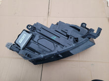 Laden Sie das Bild in den Galerie-Viewer, Frontscheinwerfer Skoda Octavia IV 5E4941015B Full LED Links Headlight SCH4762336897ru