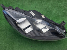 Laden Sie das Bild in den Galerie-Viewer, Frontscheinwerfer Ford Kuga LV4B-13E014-FB Rechts Scheinwerfer Headlight SCH1742877864bi