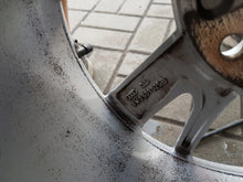 Laden Sie das Bild in den Galerie-Viewer, 1x Alufelge 16 Zoll 7.0&quot; 5x112 35ET 8W0601025B Audi A4 B9 Rim Wheel