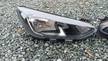 Laden Sie das Bild in den Galerie-Viewer, Frontscheinwerfer Ford Focus LED Ein Stück (Rechts oder Links) Headlight