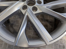 Laden Sie das Bild in den Galerie-Viewer, 1x Alufelge 18 Zoll 7.0" 5x100 39ET 657601025A Skoda Kamiq Rim Wheel FEL1173033055bk