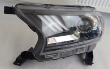 Laden Sie das Bild in den Galerie-Viewer, Frontscheinwerfer Ford Ranger Ein Stück (Rechts oder Links) Headlight SCH1349976326hc