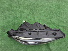 Laden Sie das Bild in den Galerie-Viewer, Frontscheinwerfer Mercedes-Benz W247 A2479067001KZ Full LED Rechts Headlight SCH1306267315xi