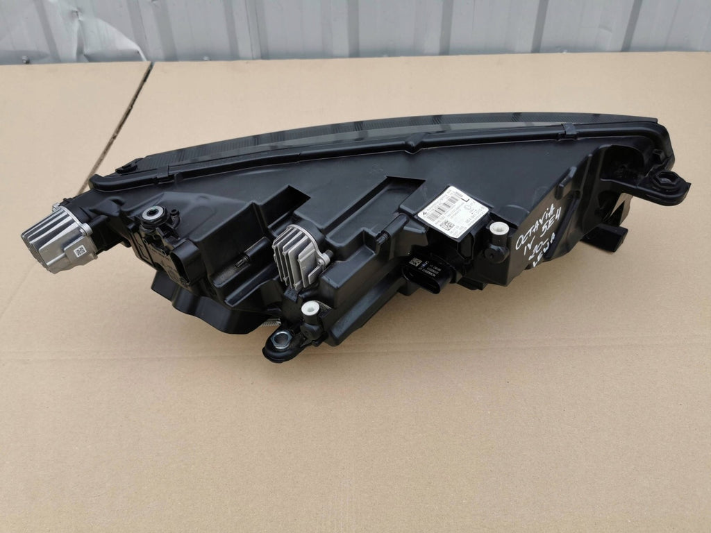 Frontscheinwerfer Skoda Octavia IV 5E4941015BAX Links Scheinwerfer Headlight SCH1077694763nv