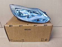 Laden Sie das Bild in den Galerie-Viewer, Frontscheinwerfer Ford Focus III BM51-13W029-AK Rechts Scheinwerfer Headlight SCH5230495188ka