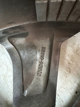 Laden Sie das Bild in den Galerie-Viewer, 1x Alufelge 16 Zoll 6.5" 4x100 49ET Glanz Schwarz 52910-H8500 Kia Rio Iv FEL5820677916ww