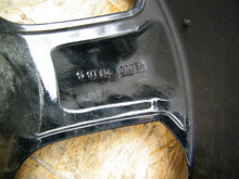 Load image into Gallery viewer, 1x Alufelge 17 Zoll 7.0&quot; 5x110 35ET 13188806 Opel Astra Vectra Zafira Rim Wheel