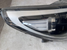 Load image into Gallery viewer, Frontscheinwerfer Hyundai I30 III 92102-G4XXX Rechts Scheinwerfer Headlight SCH2533433868vo