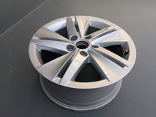 Laden Sie das Bild in den Galerie-Viewer, 1x Alufelge 16 Zoll 7.0&quot; 5x112 48ET 5H0601025 VW Golf Viii Rim Wheel