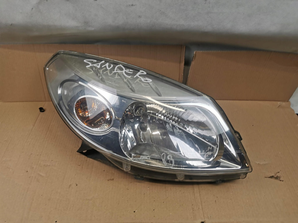 Frontscheinwerfer Dacia Sandero 8200733877- Rechts Scheinwerfer Headlight