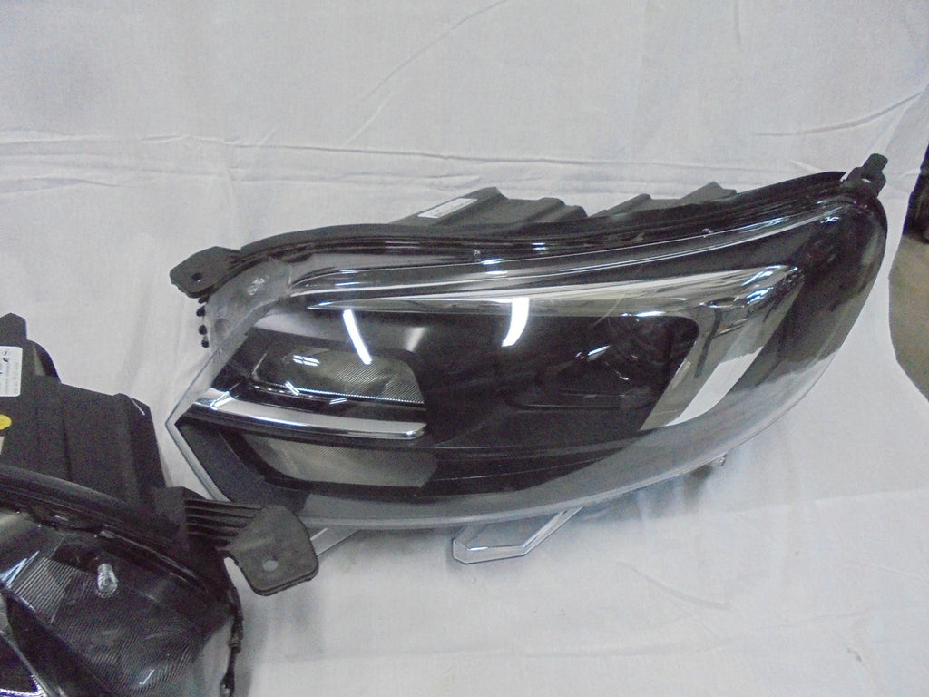 Frontscheinwerfer Opel Zafira Vivaro C 9832837680 Xenon Ein Satz Headlight