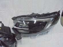 Laden Sie das Bild in den Galerie-Viewer, Frontscheinwerfer Opel Zafira Vivaro C 9832837680 Xenon Ein Satz Headlight