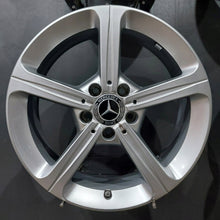 Laden Sie das Bild in den Galerie-Viewer, 4x Alufelge 17 Zoll 6.5" 5x112 44ET Glanz Silber A1774011200 Mercedes-Benz W177 FEL2112653499yl