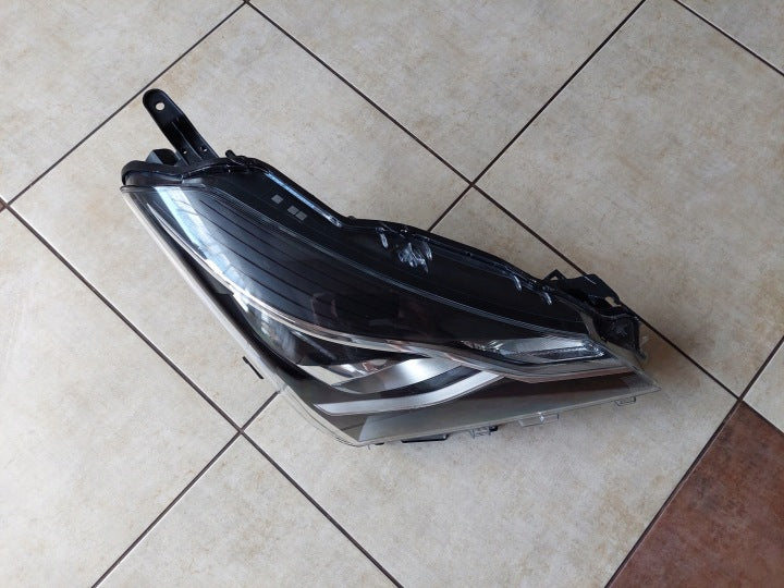 Frontscheinwerfer Toyota Yaris Rechts Scheinwerfer Headlight SCH3123663173sl