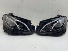 Laden Sie das Bild in den Galerie-Viewer, Frontscheinwerfer Mercedes-Benz W213 A2139068808 LED Rechts oder Links SCH9024404493ys