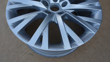 Load image into Gallery viewer, 1x Alufelge 18 Zoll 8.0" 5x112 44ET Glanz Silber 3V0601025AN Skoda Rim Wheel FEL7587499493kt