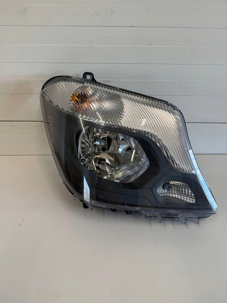 Frontscheinwerfer Mercedes-Benz Sprinter A9068202461 Rechts Headlight SCH6242833405qs
